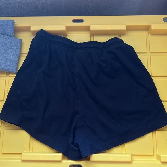 Black Sweatshorts - Picture 2 of 3